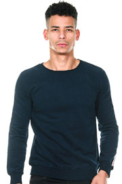 ASV sweatshirt at oboy.com